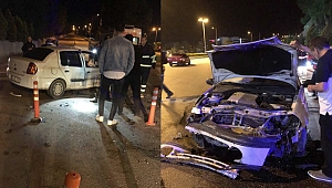 Karabük'te kavşakta iki otomobil çarpıştı: 2 yaralı