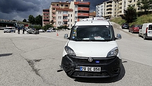 2 araç çarpıştıktan sonra takla attı: 2 yaralı