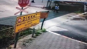 Karabük'te feci tren kazası: Olay kameralara böyle yansıdı