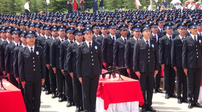 Karabük'te polis adayları mezuniyet sevinci yaşadı