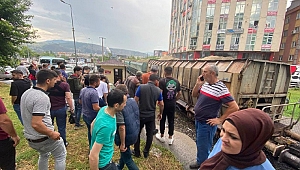 Trenin çarptığı genç adam hayatını kaybetti