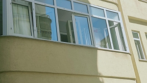 Bayram temizliği yaparken camdan düştü, ağır yaralandı