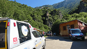 Mağara içinde rehber ile 2 gurbetçi mahsur kaldı