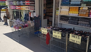 Pes dedirten hırsızlık! Biri etrafı gözetledi diğeri çaldı