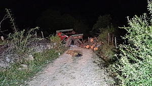 TRAKTÖR DEVRİLDİ:2 ÖLÜ,2 YARALI