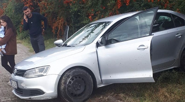 Otomobil kaldırıma çarptı, 1 kişi yaralandı