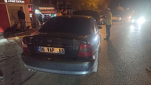 İki otomobil çarpıştı: 2 yaralı
