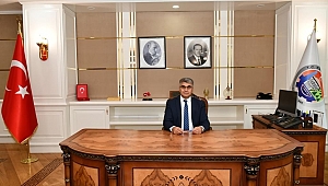 Depremin ardından Vali'den açıklama