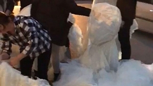 Gelinlikler çöpe gitti