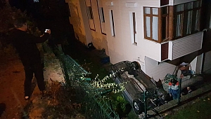 Kontrolden çıkan otomobil, site bahçesine girdi; o anlar kamerada