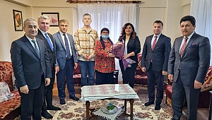 Vali Gürel, Şehit Öğretmen Şenay Aybüke Yalçın’ın Ailesini Ziyaret Etti