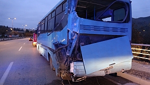 Halk otobüsü ile minibüs çarpıştı: 10 yaralı