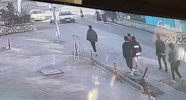 Otomobilin yayaya çarpma anı kamerada