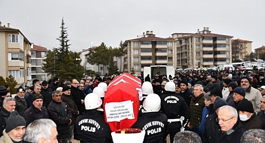 Depremde hayatını kaybeden polis memuruna acı veda