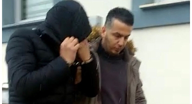 Doktora kızdı, aracın fren kablosu kesti