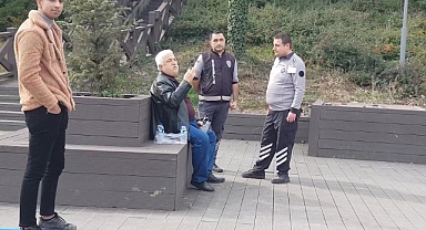 Karabük'te yere çekirdek atan adamdan temizlikçilere pişkin yanıt: 'Maaş alıyorsunuz'