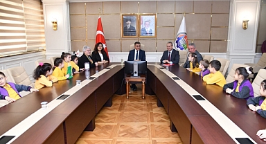 Kendileri Küçük Ama Yürekleri Büyük Olan Çocuklar
