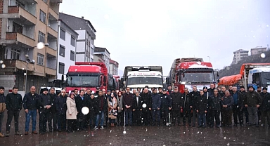 Yenice'den 17 Yüklü Araç Yola Çıktı