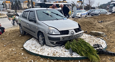 Cenaze yolunda kaza: 2 yaralı