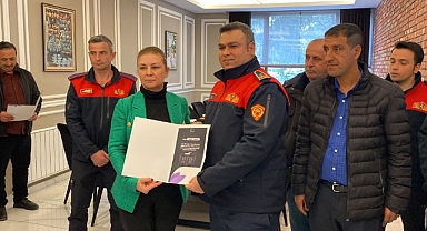 Deprem Bölgesinde Görev Alan Ekibe Başkan Köse'den Teşekkür Belgesi