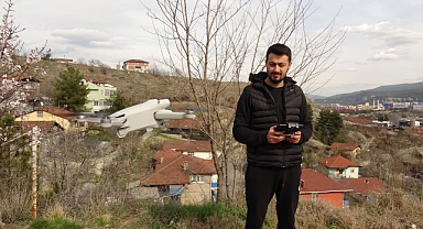 Şahin havada uçan drone'a saldırdı