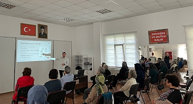 Aktif Yaş Alma Merkezinde Parkinson Semineri