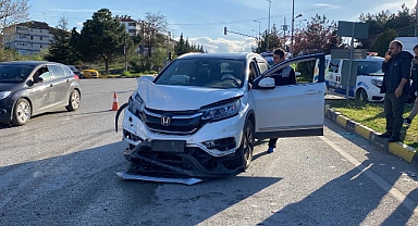 Karabük'te İki araç çarpıştı:2 yaralı