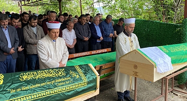Kaderin böylesi! Annesinin cenazesine giderken eşiyle birlikte kazada öldü
