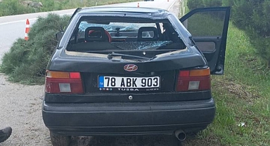Karabük'te otomobiliyle önce direğe sonra ağaca çarptı