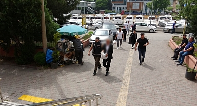 Paravan operasyonunda 2 şüpheli adliyeye sevk edildi