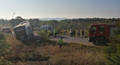 İSTANBUL-SAFRANBOLU SEFERLİ YOLCU OTOBÜSÜ KAZA YAPTI:14 YARALI