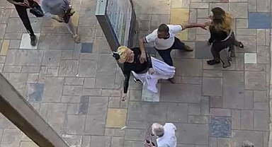 Kadınların cadde ortasındaki kavgası kamerada