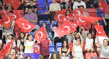 Milliler Galibiyetle Başladı