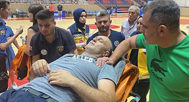 Karabük'te sahaya atlayan sporseverin bileği kırıldı