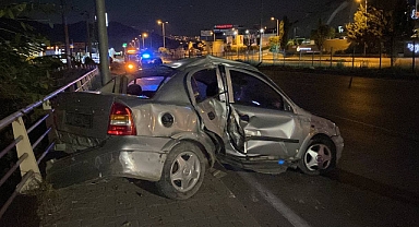 Refüjü aşıp karşı şeride geçti:1 yaralı