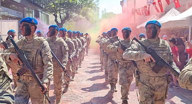 Sis bombaları arasında komandolar!