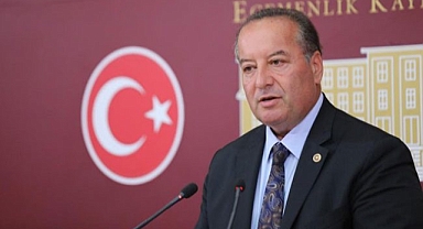 Akay, ''Usulsüz Atamalar Diz Boyu''