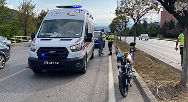MOTOSİKLET SÜRÜCÜSÜ YARALANDI