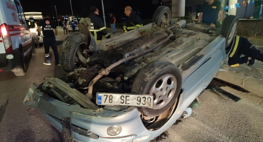 Takla atan otomobilin sürücüsü yaralandı