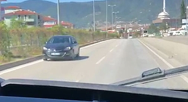 Ters yönde geri geri giden araca para cezası kesildi