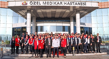 MEDİKAR HASTANESİ CUMHURİYET’İN 100.YILI’NI KUTLADI