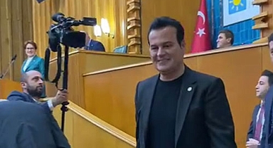 Şarkıcı Hakan Peker, İYİ Parti'nin Safranbolu belediye başkan adayı oldu