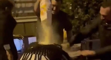 Damada düğün eziyeti! Kafasında yumurta kırıp un ve süt döktüler