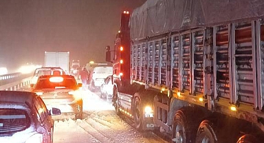 Karabük-Gerede yolu 4 saatin sonunda açıldı