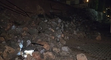 Safranbolu'da sitenin istinat duvarı çöktü