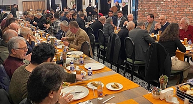 VEKİL AKAY GAZETECİLERLE BULUŞTU