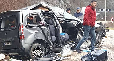 Cenaze yolunda feci kaza: Ölü sayısı 2'ye yükseldi