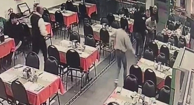 Restoran çalışanının soğukkanlılığı hayat kurtardı!