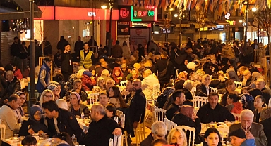Binlerce Karabüklü, AK Parti Geleneksel Vefa İftarında Buluştu...