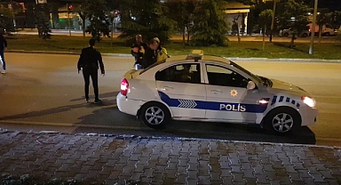 Genç kızlar polise zor anlar yaşattı